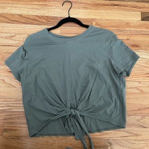 Lululemon crop top